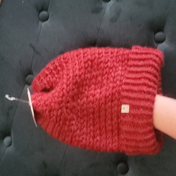 Known Supply Knit Cap Ruby NWT - Picture 9 of 10